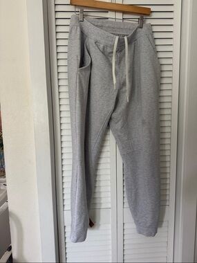 Lululemon L Men's Gray Jogger Sweatpants with Drawstring